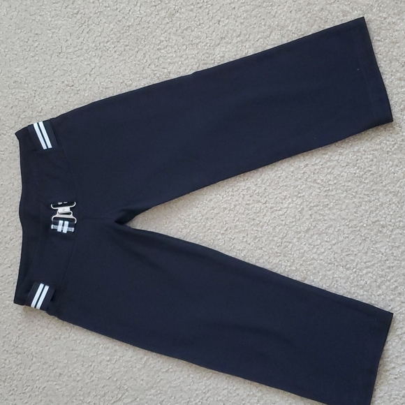 Lululemon capris - Picture 1 of 6